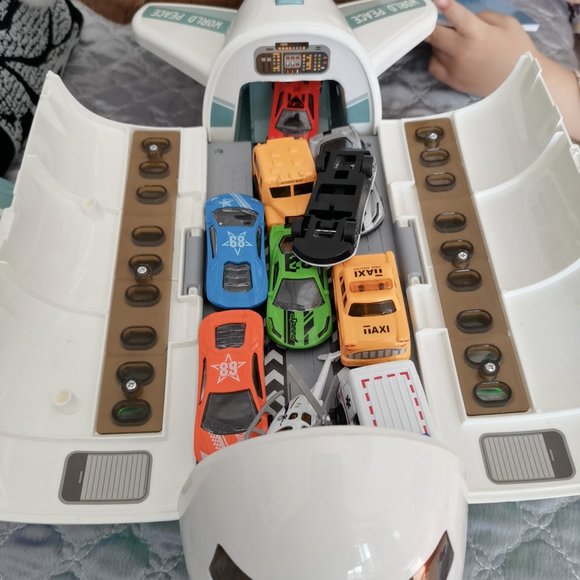 Toy plane - Picture 3 of 3